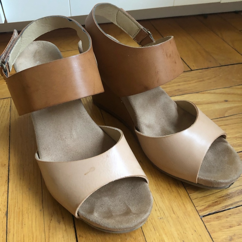 Two Tone Nude Wedges